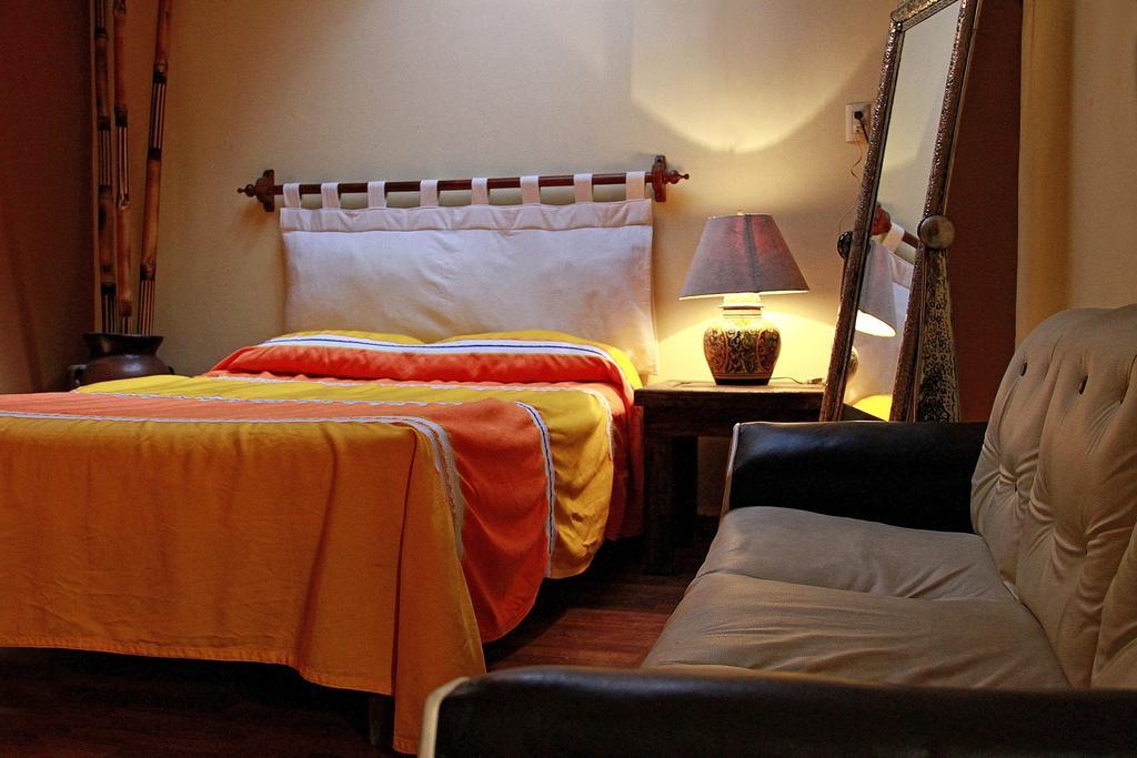 Hostal Casa Castillo Morelia Eksteriør billede