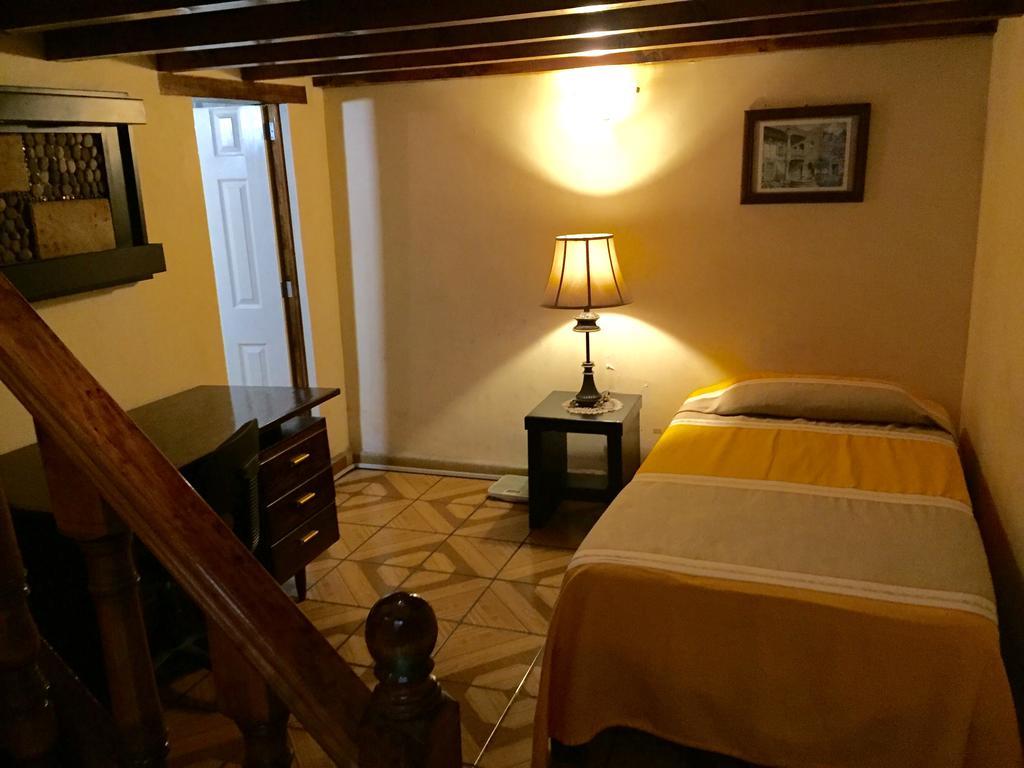 Hostal Casa Castillo Morelia Værelse billede