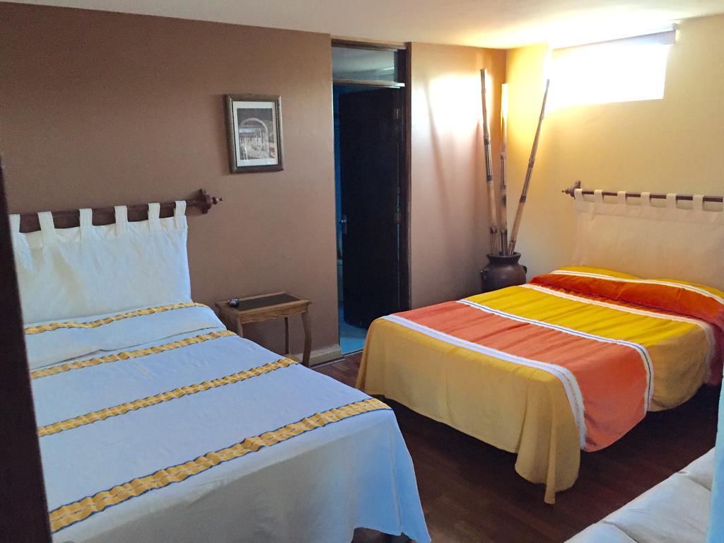 Hostal Casa Castillo Morelia Værelse billede
