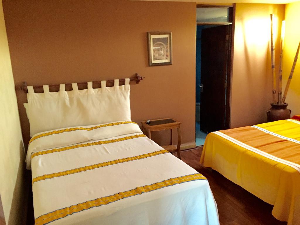 Hostal Casa Castillo Morelia Værelse billede