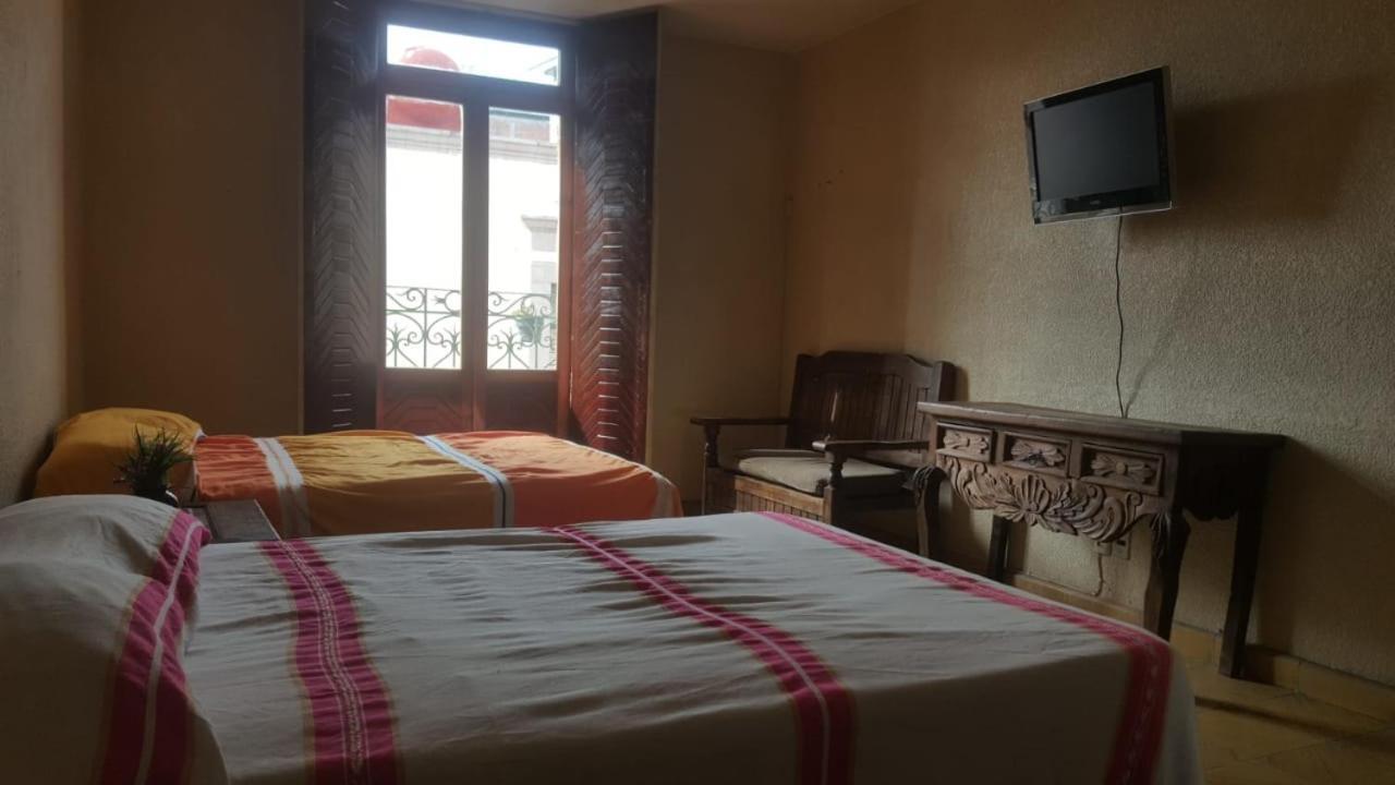 Hostal Casa Castillo Morelia Eksteriør billede